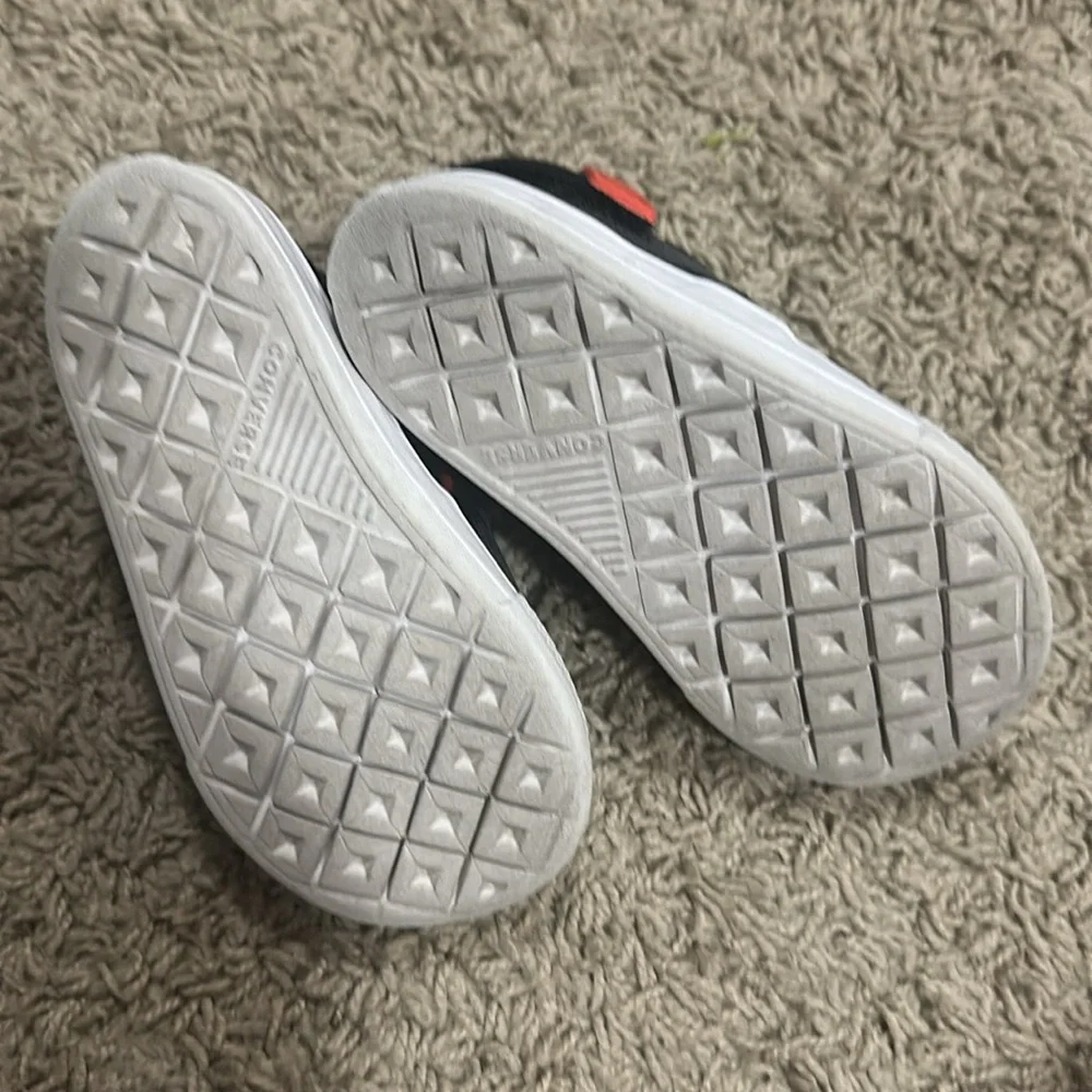 Boys converse slip one